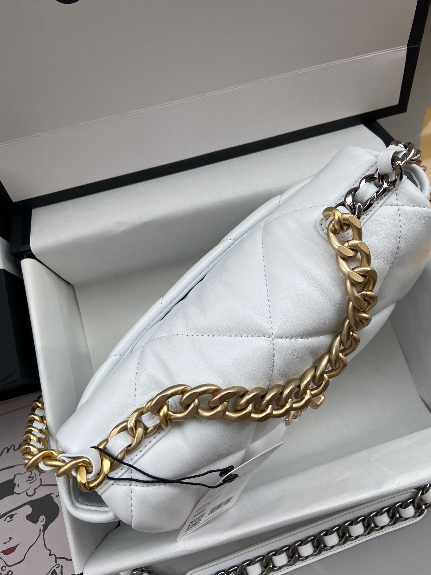 CHANEL 19 Large Handbag