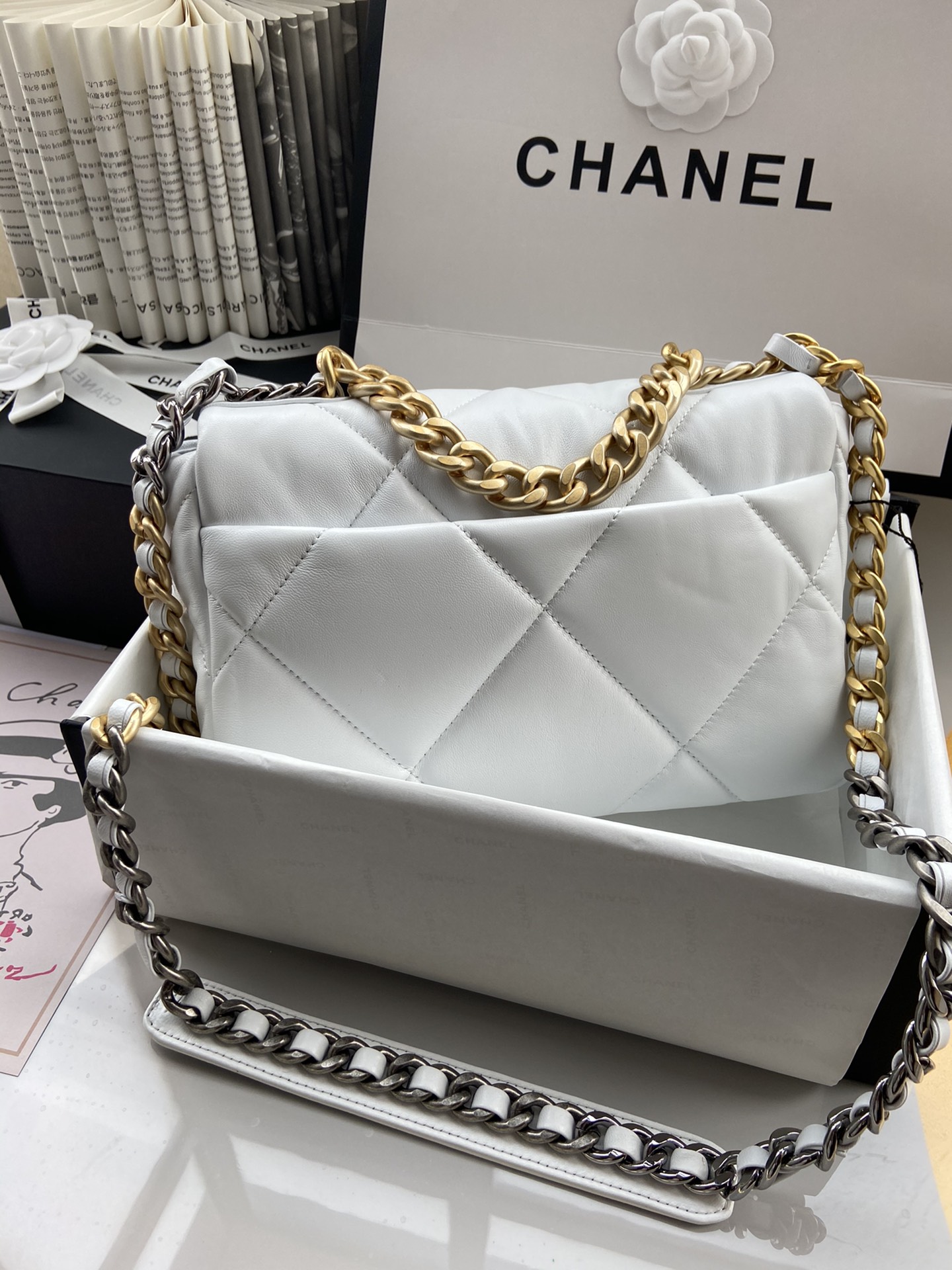 CHANEL 19 Large Handbag