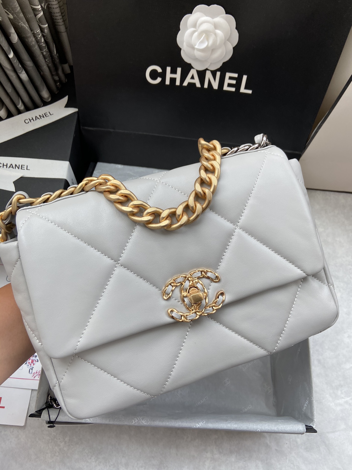 CHANEL 19 SMALL HANDBAG