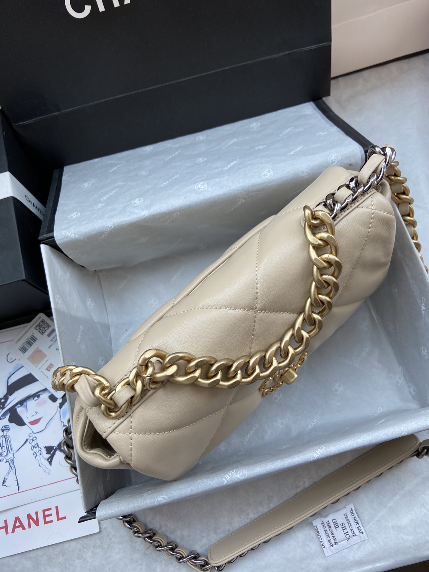 CHANEL 19 Small Flap Bag