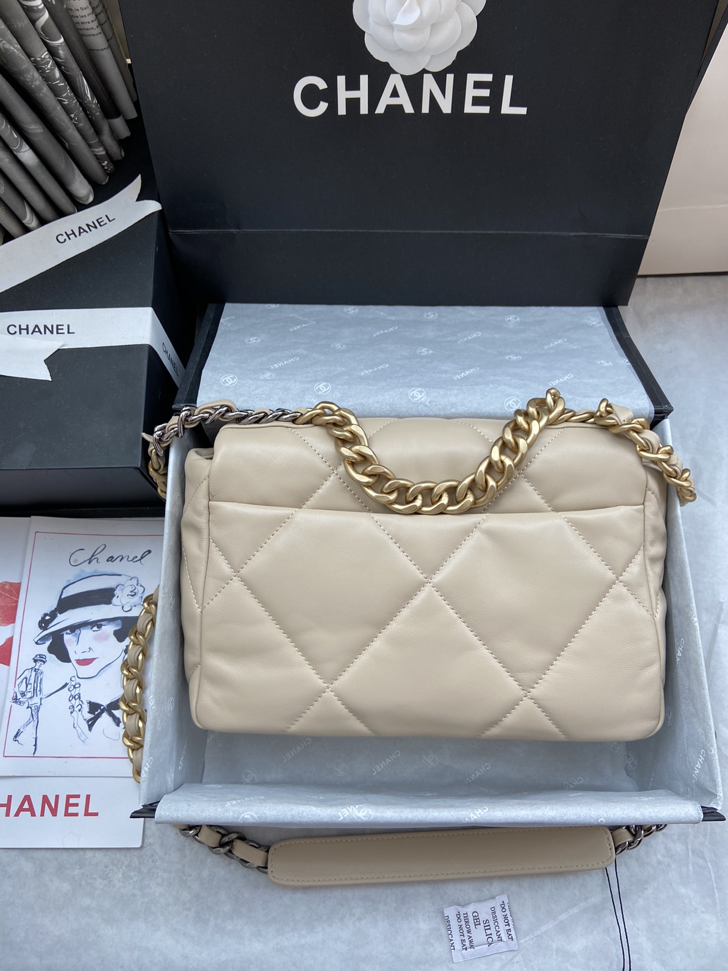 CHANEL 19 Small Flap Bag