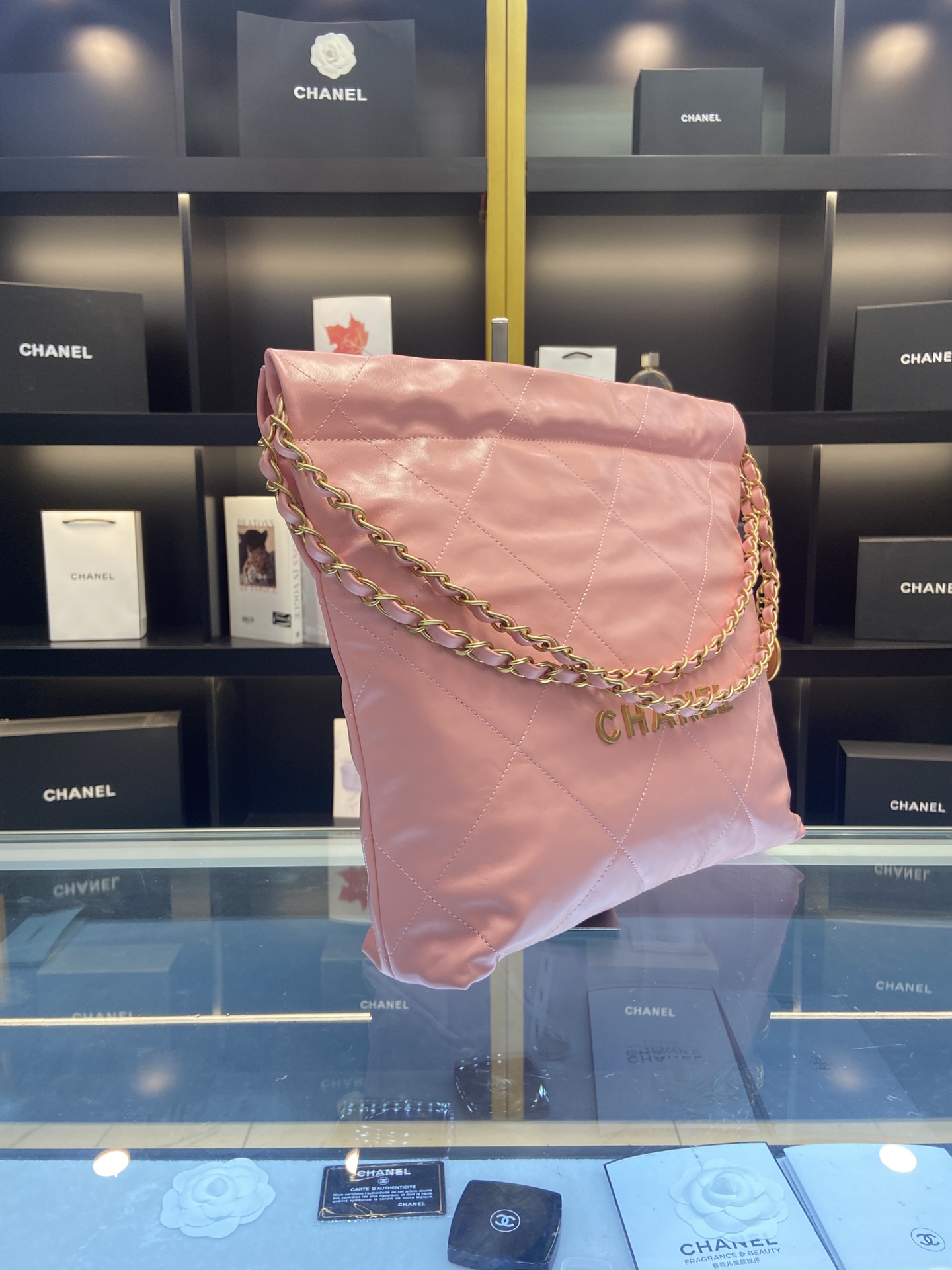 CHANEL 22   HANDBAG