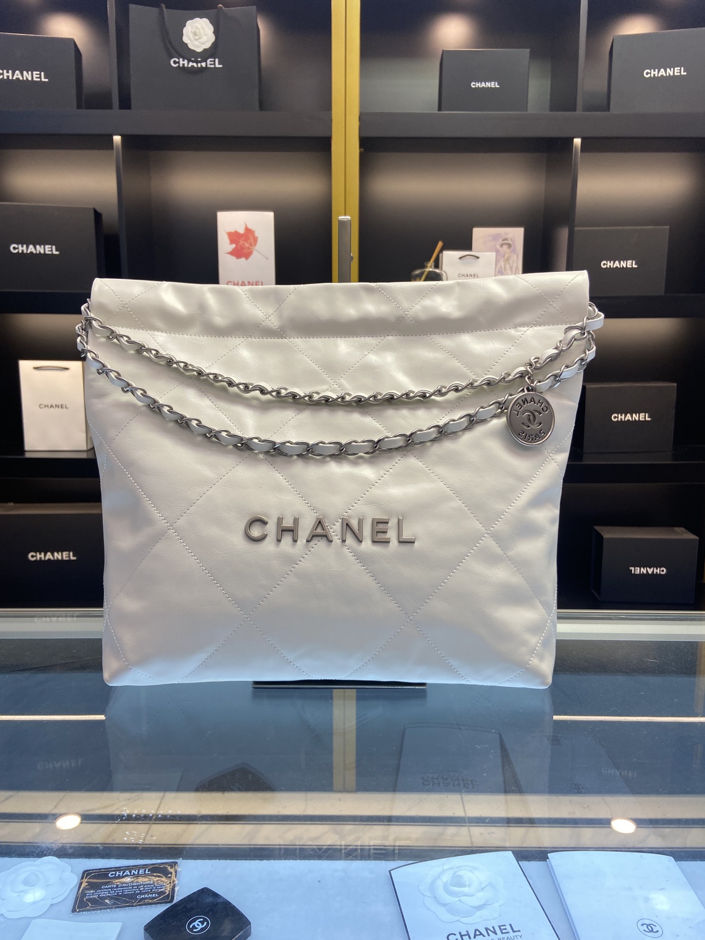 CHANEL 22   HANDBAG