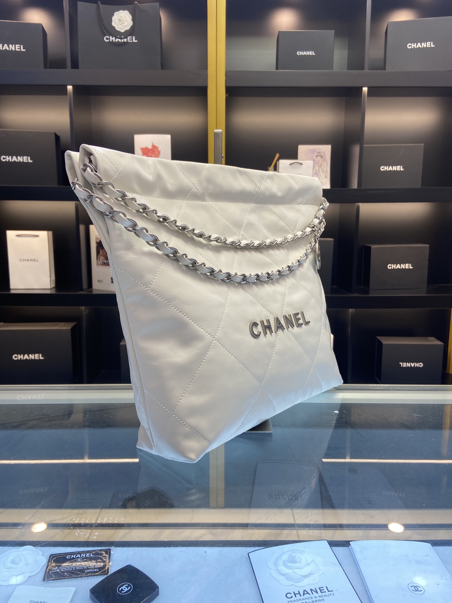 CHANEL 22   HANDBAG