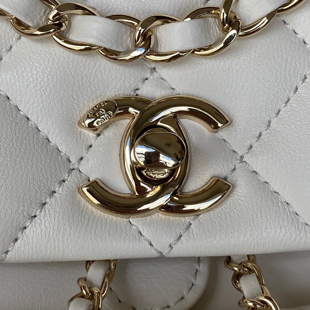 CHANEL 22A mini Duma Backpack