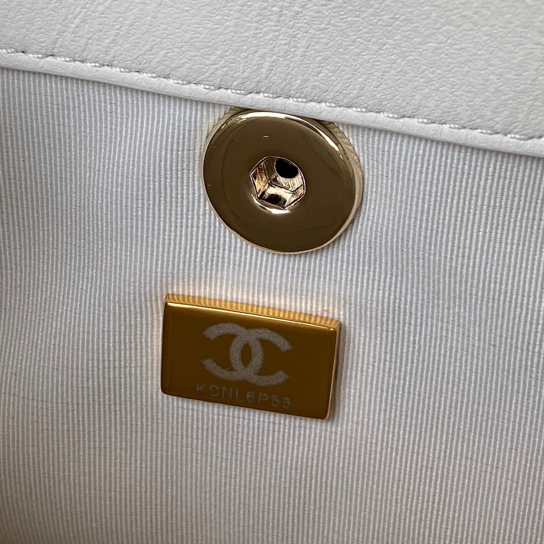 CHANEL 22A mini Duma Backpack