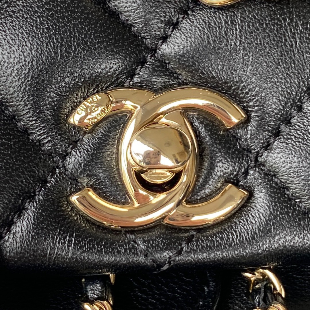 CHANEL 22A mini Duma Backpack