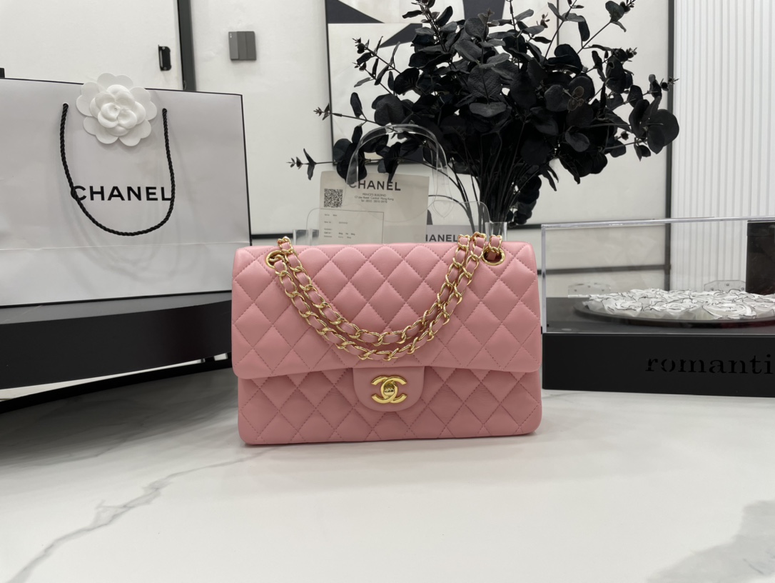 CHANEL Classic Flap Medium