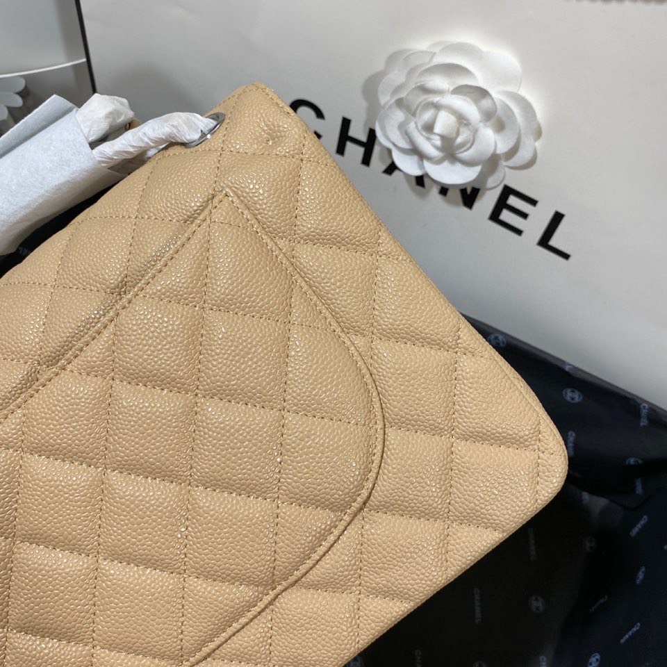 CHANEL CLASSIC JUMBO FLAP