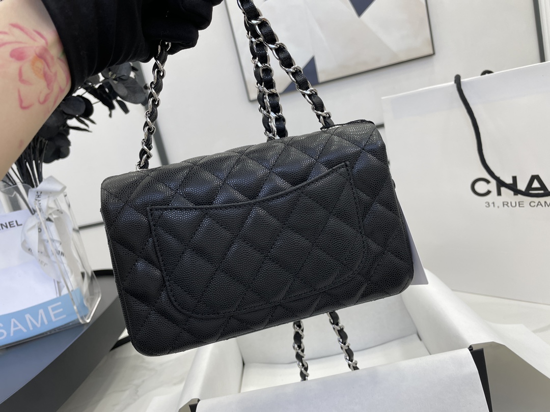 CHANEL  CLASSIC  FLAP HANDBAG