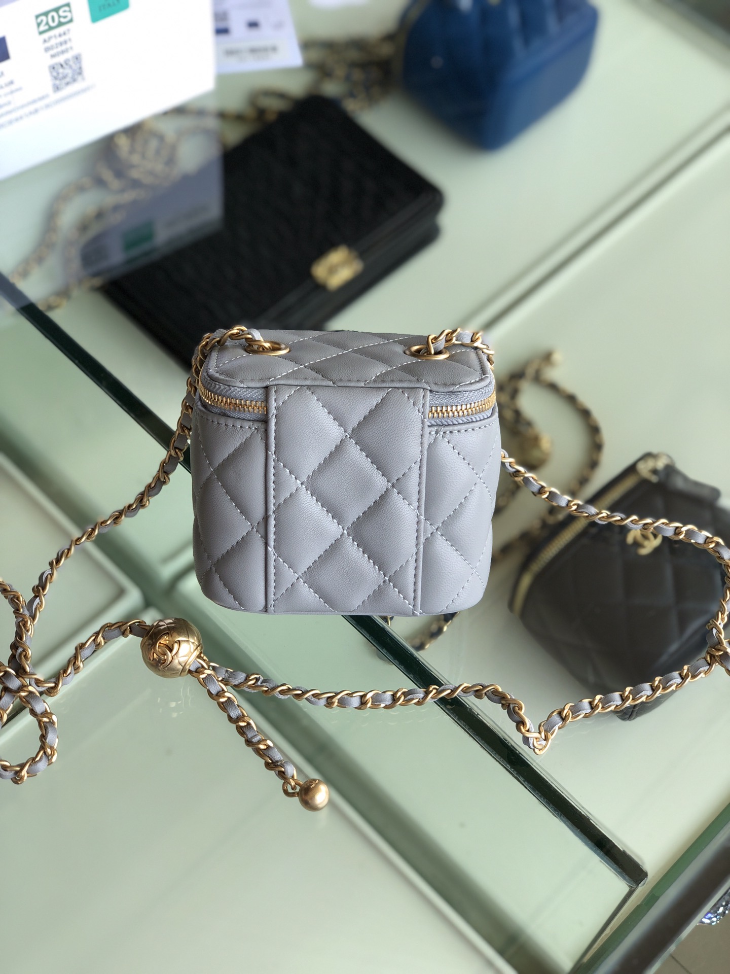 CHANEL Quilted Pearl Crush Mini Vanity Case