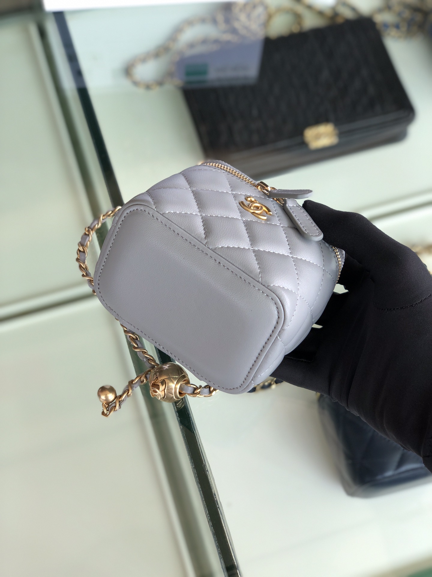 CHANEL Quilted Pearl Crush Mini Vanity Case