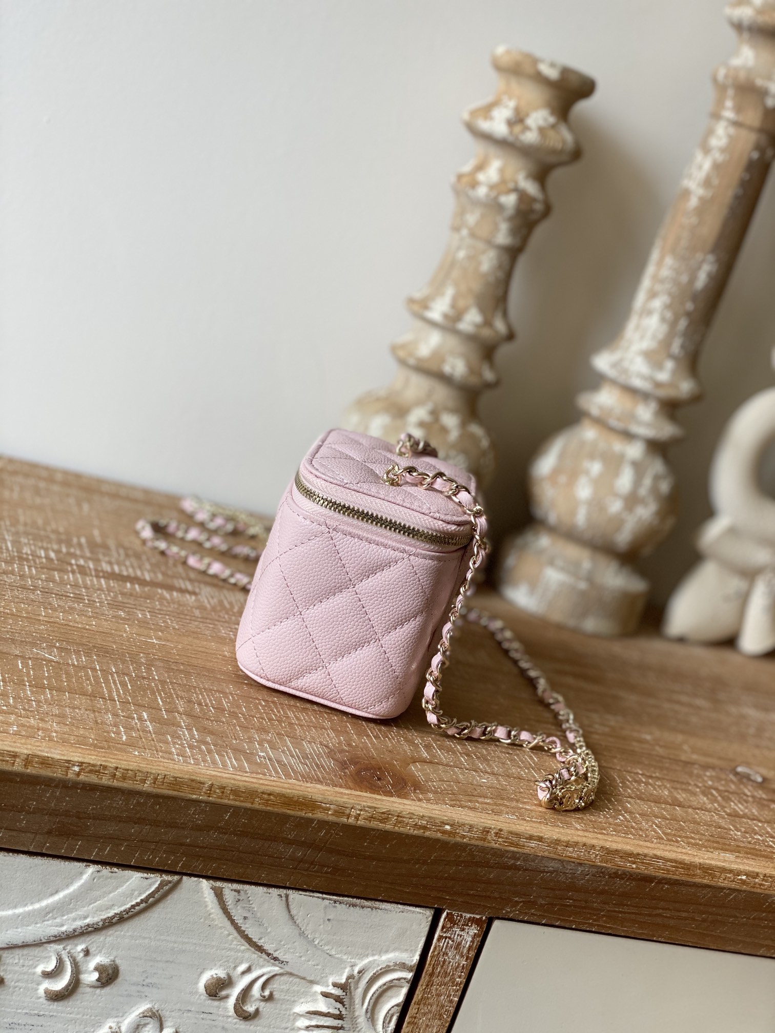 CHANEL Quilted Pearl Crush Mini Vanity Case