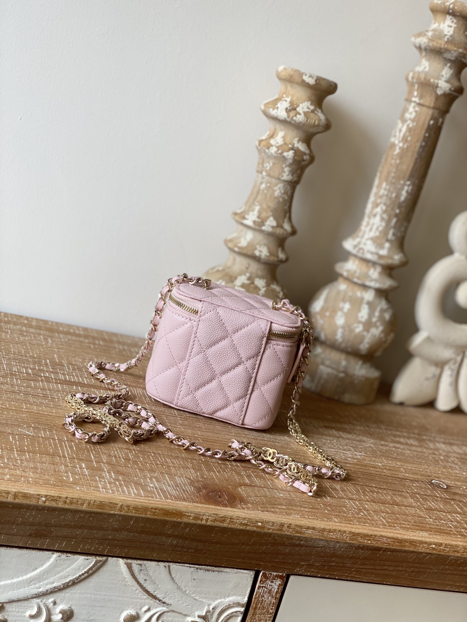 CHANEL Quilted Pearl Crush Mini Vanity Case