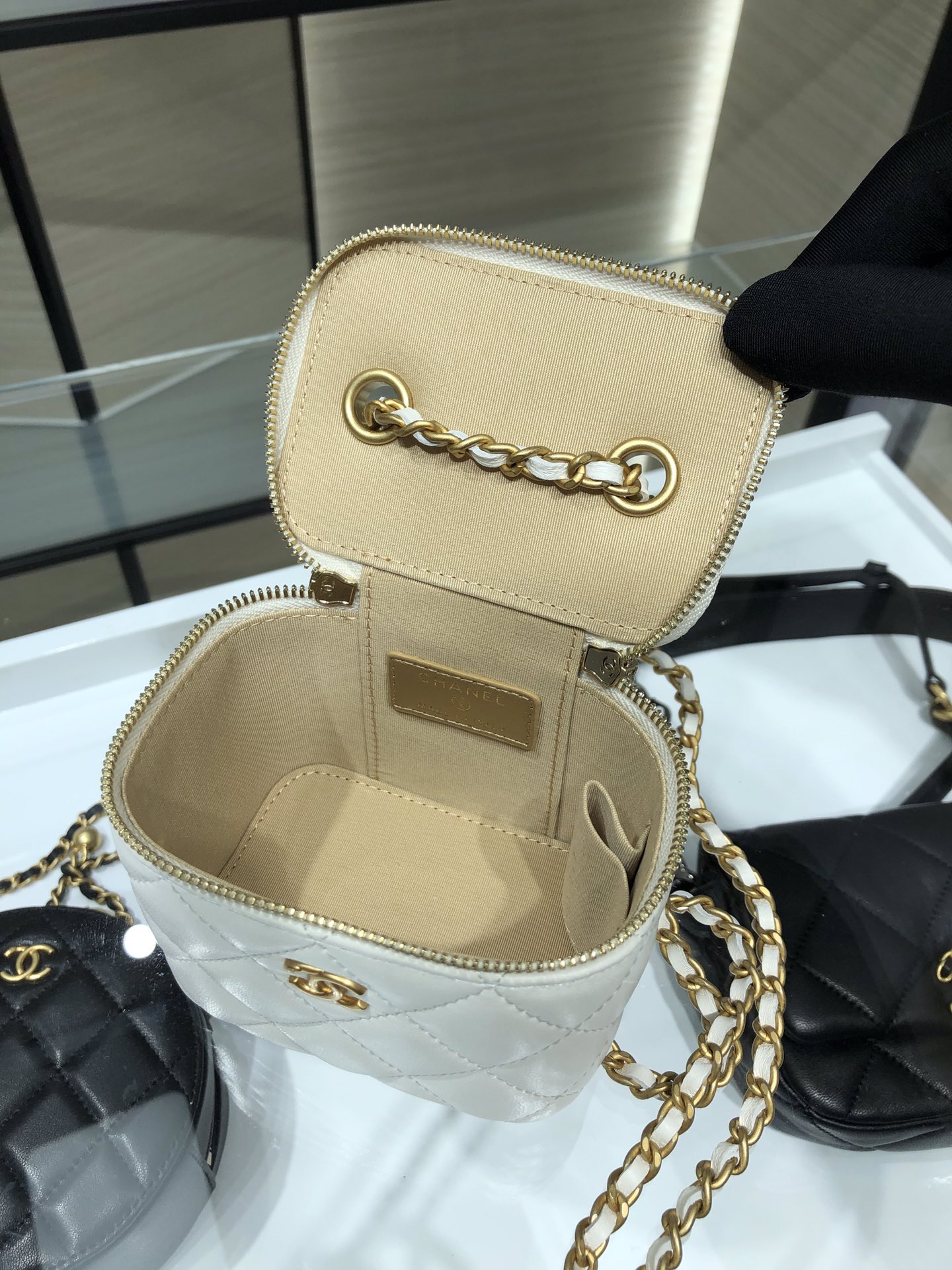 Chanel SMALL VANITY WITH CHAIN