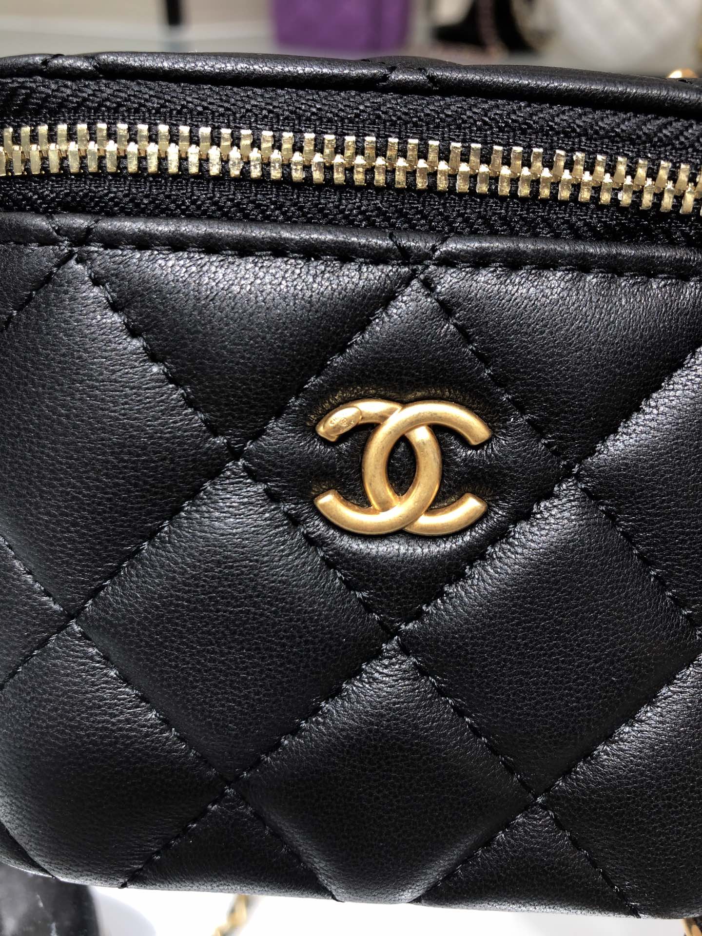 Chanel SMALL VANITY WITH CHAIN