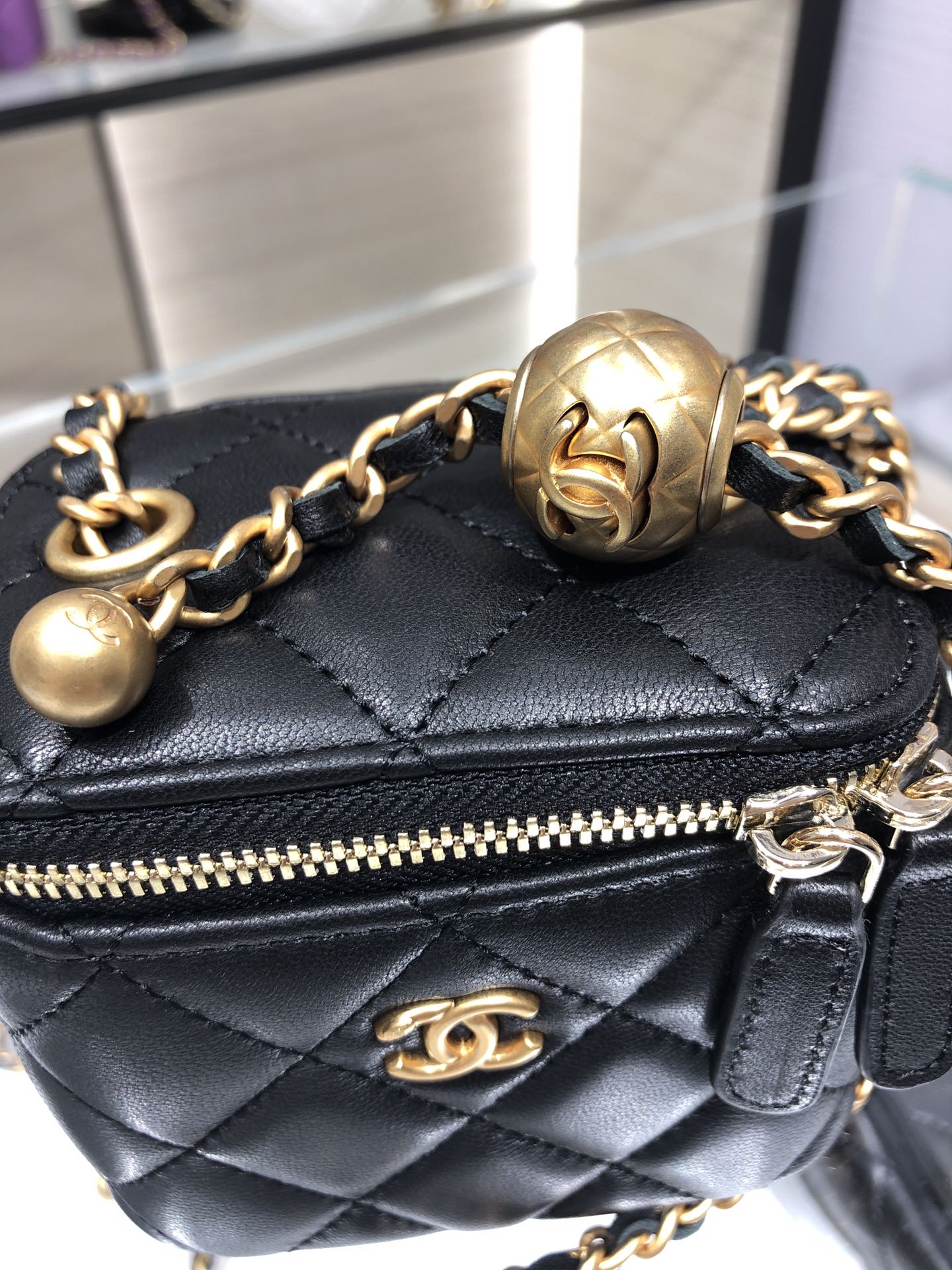 Chanel SMALL VANITY WITH CHAIN