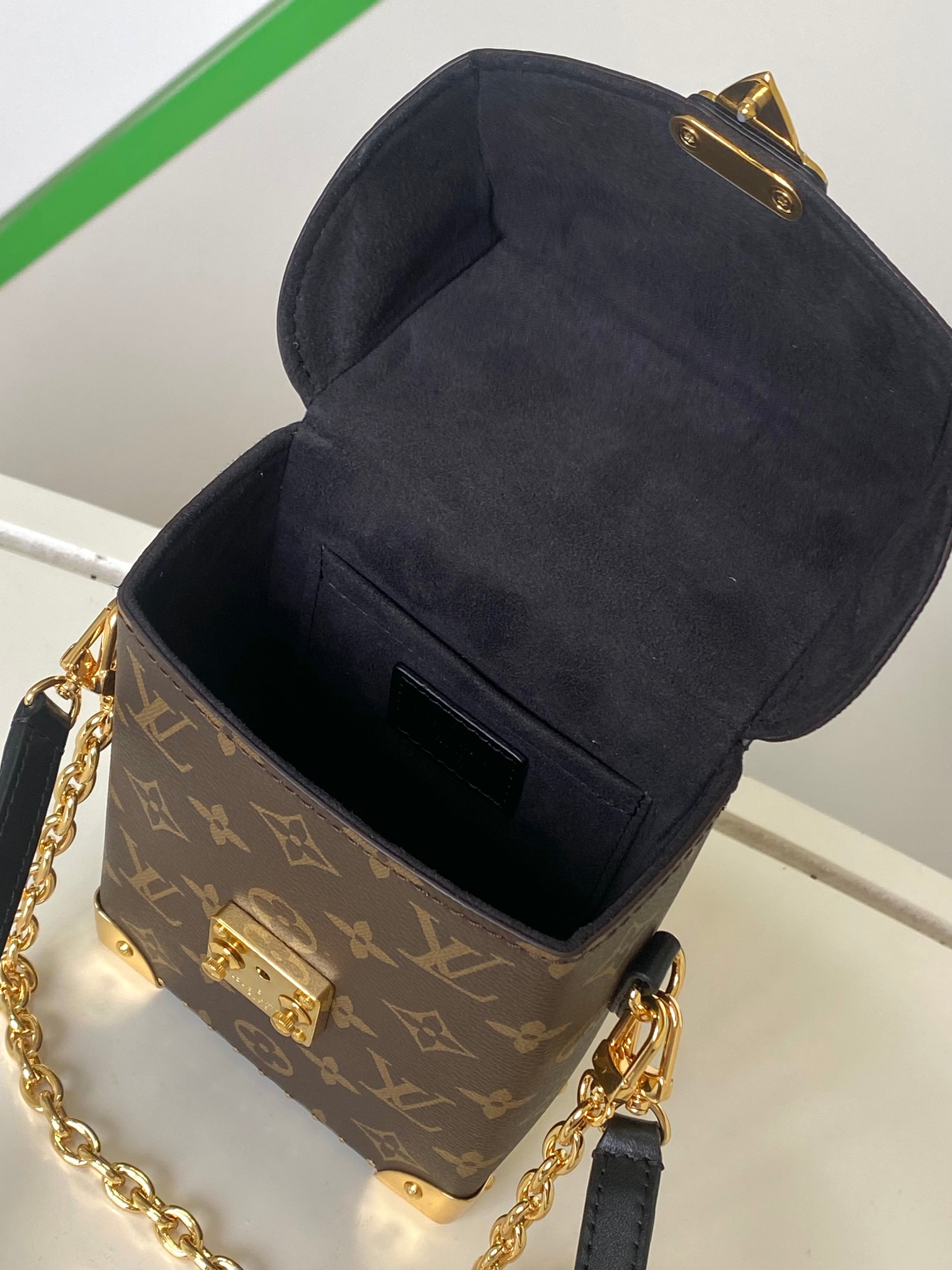 LV Camera Box