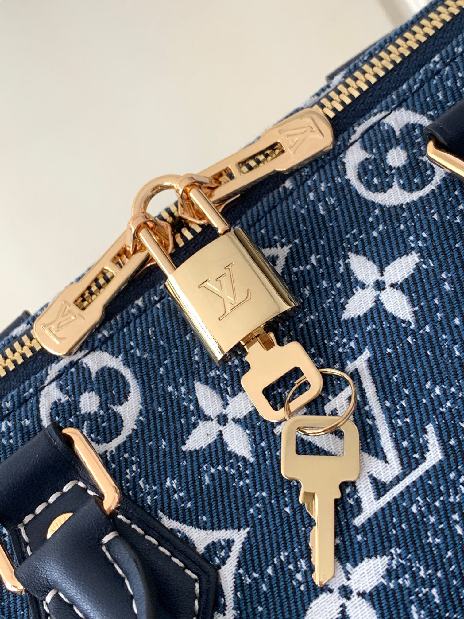 LV Bandouliere 25