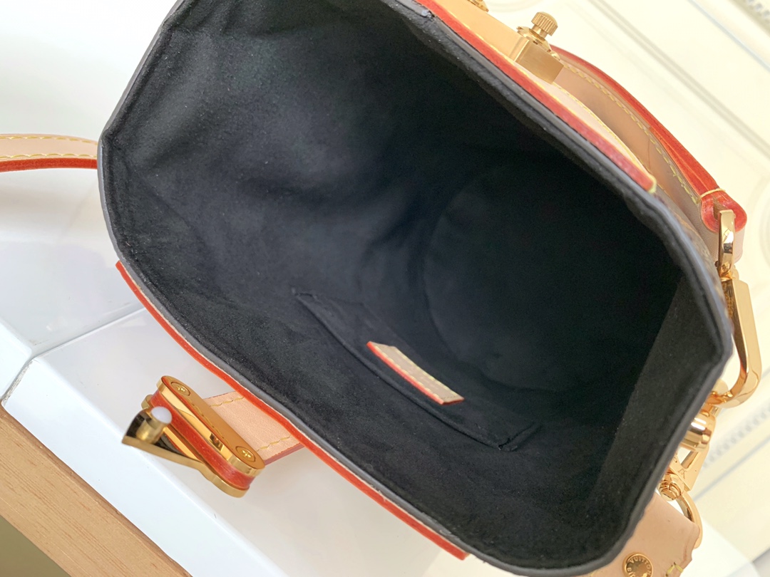 LV Duffle Bag