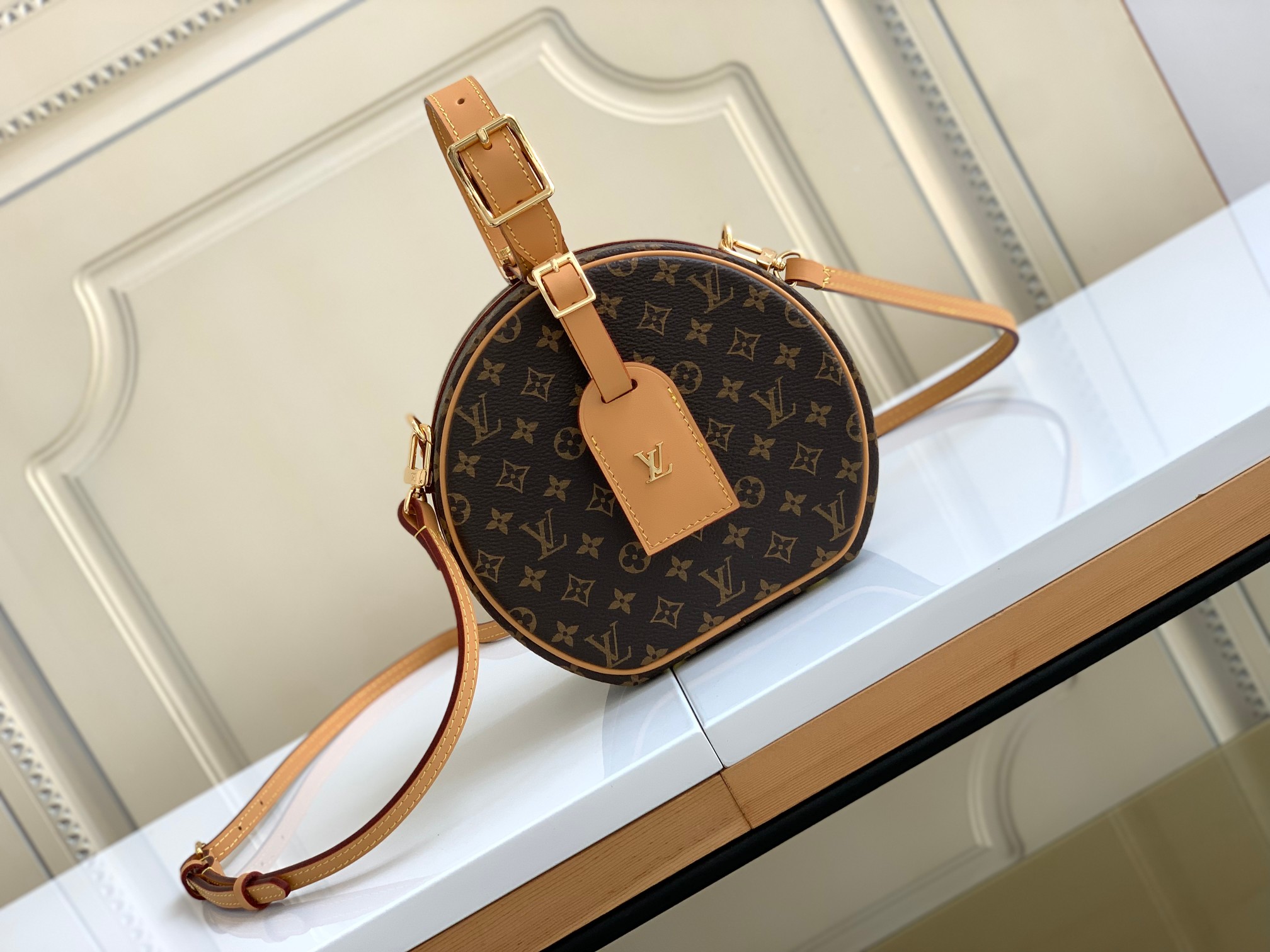 Louis Vuitton PETITE BOITE CHAPEAU