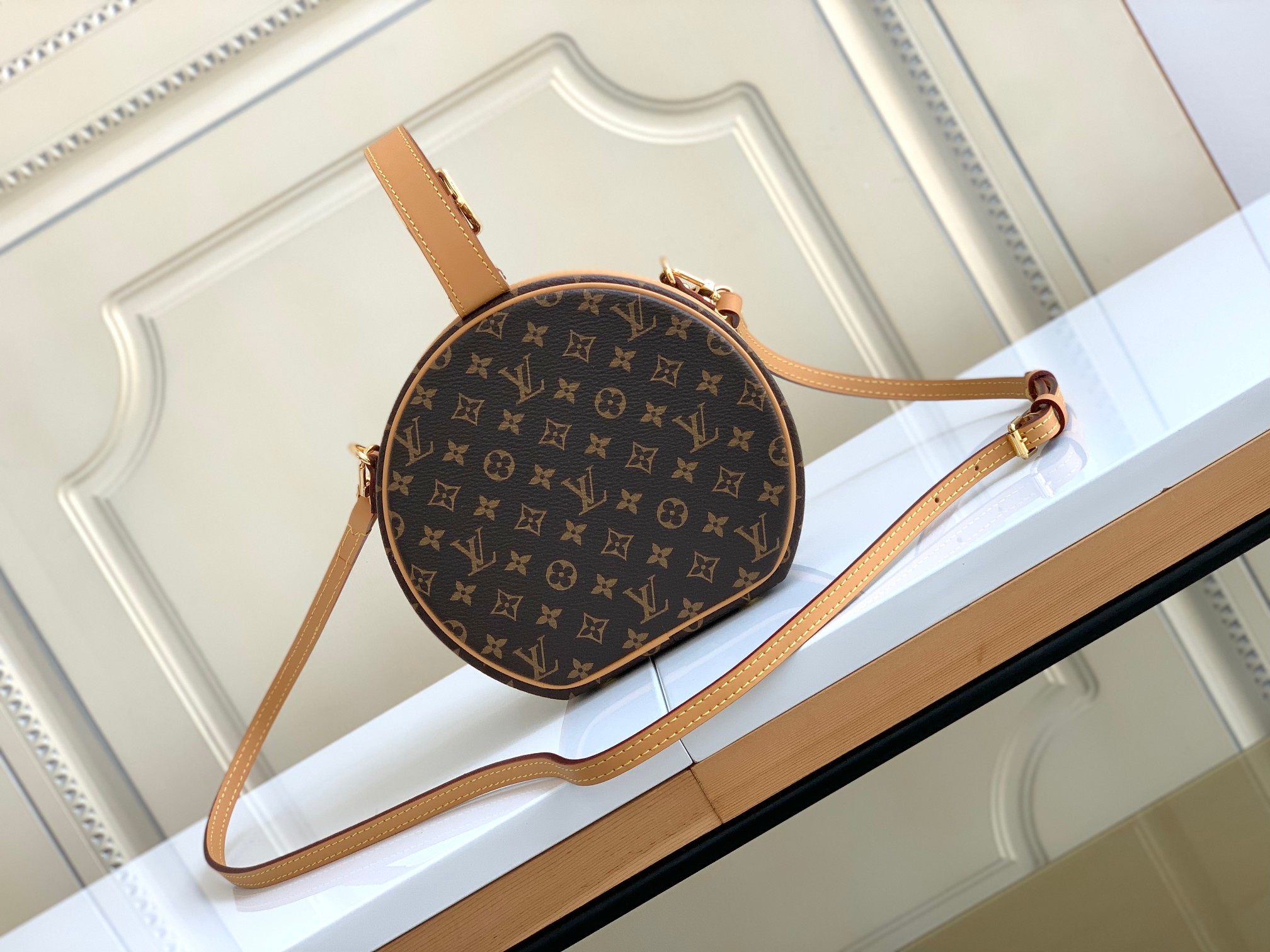 Louis Vuitton PETITE BOITE CHAPEAU