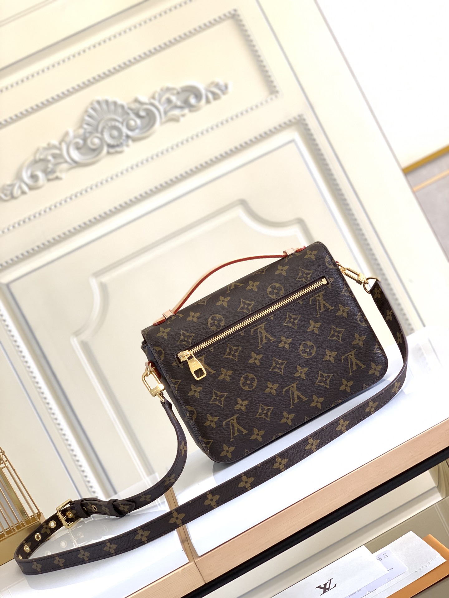 Louis Vuitton POCHETTE METIS