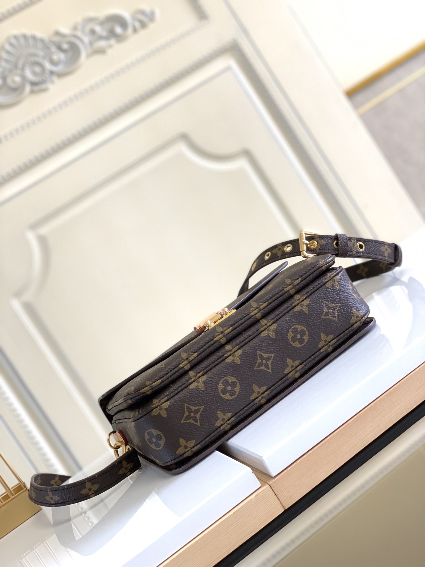 Louis Vuitton POCHETTE METIS