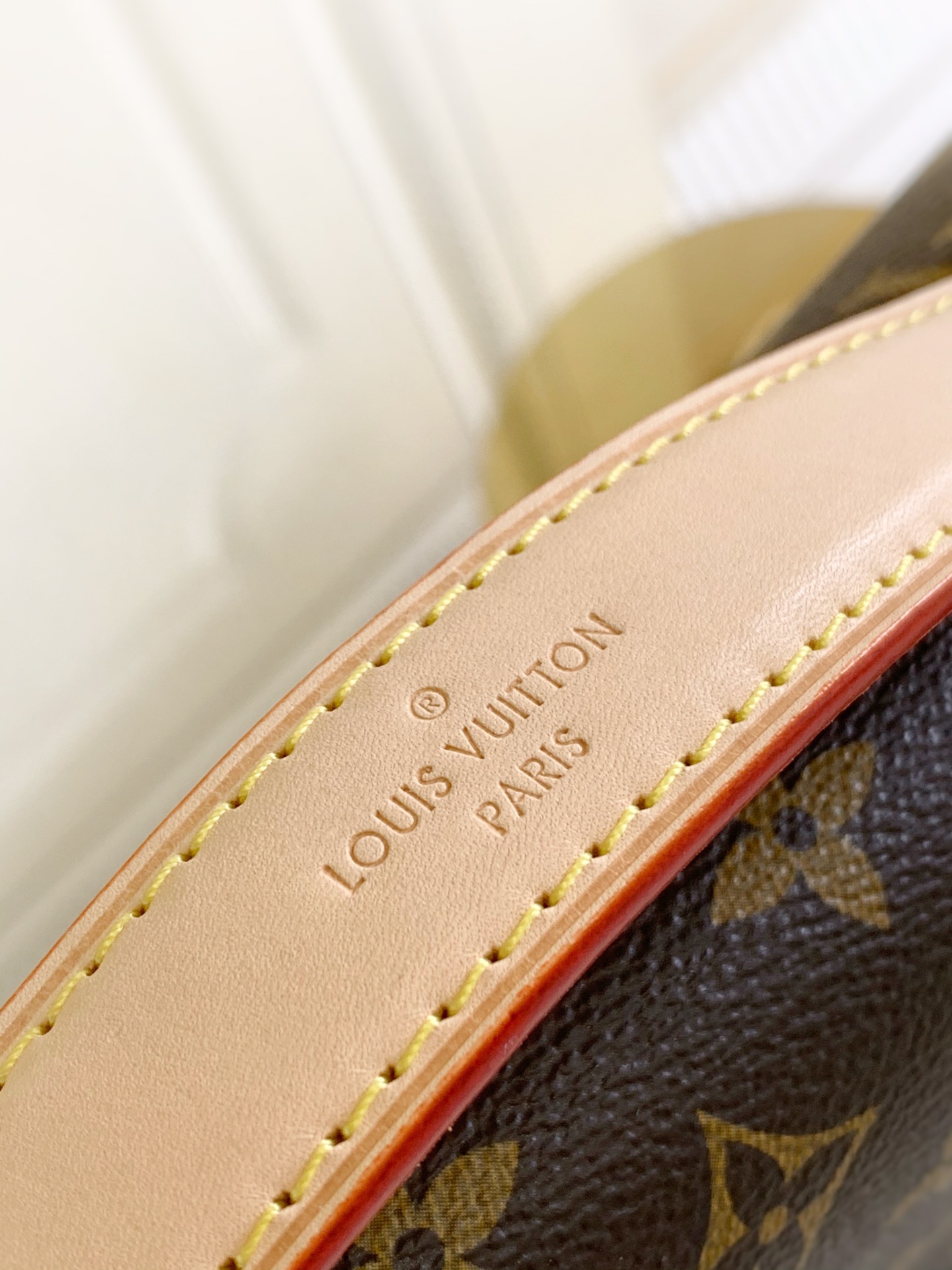 Louis Vuitton POCHETTE METIS