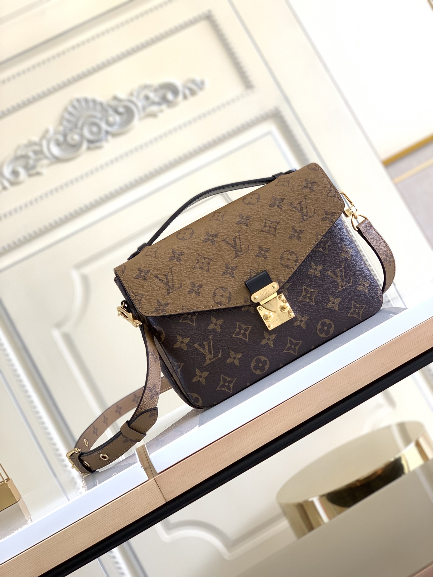 Louis Vuitton POCHETTE METIS