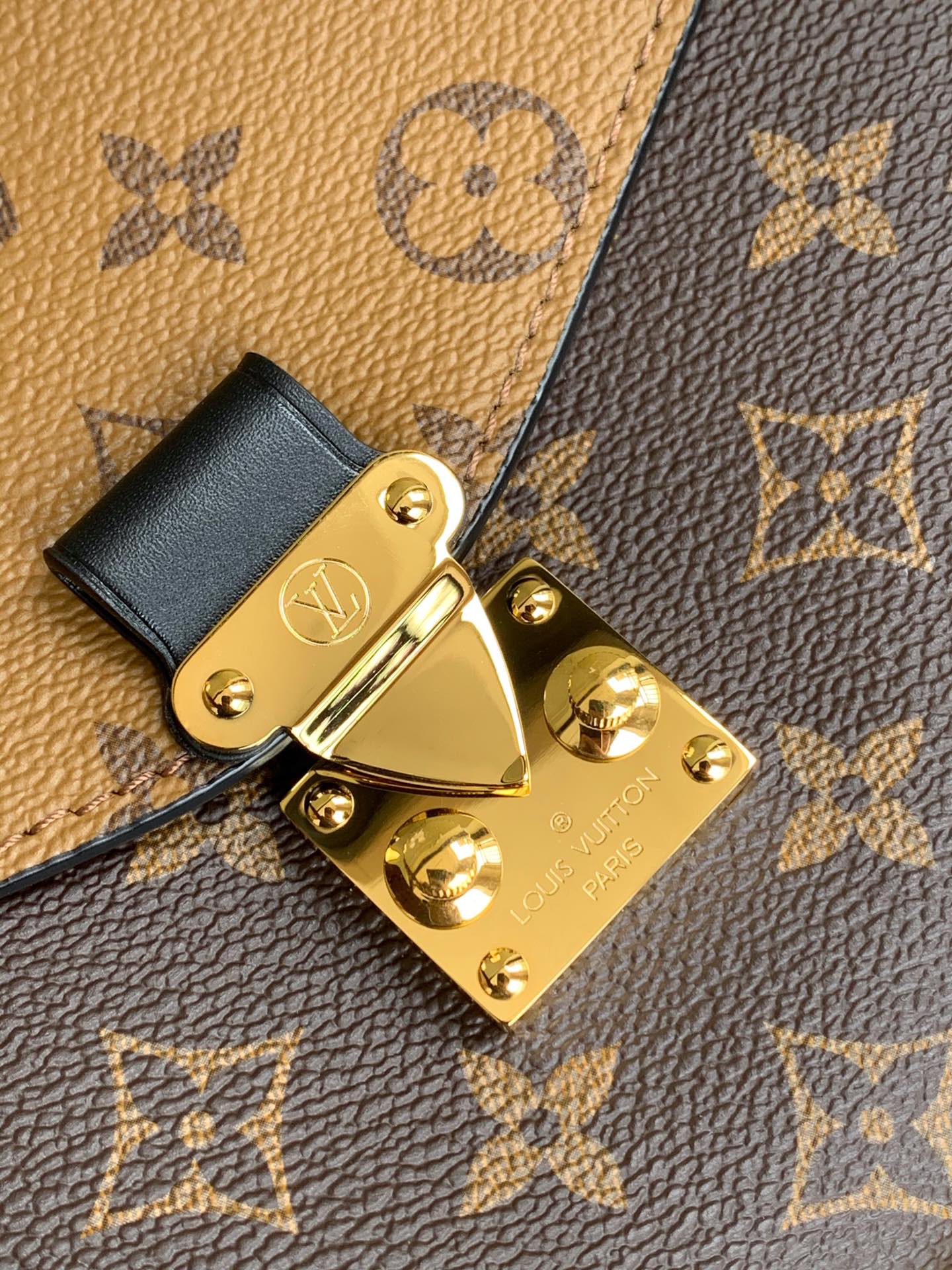 Louis Vuitton POCHETTE METIS