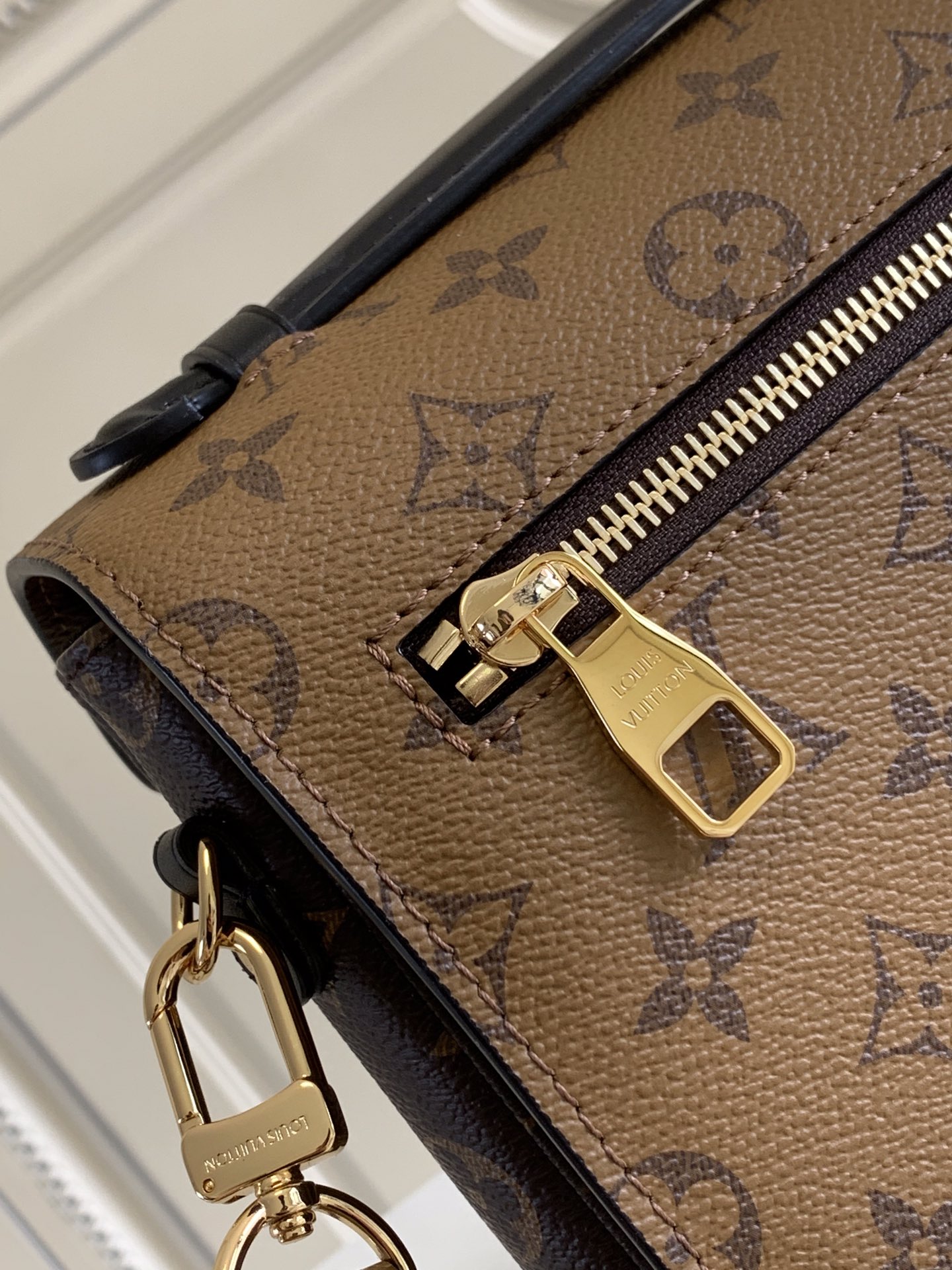 Louis Vuitton POCHETTE METIS