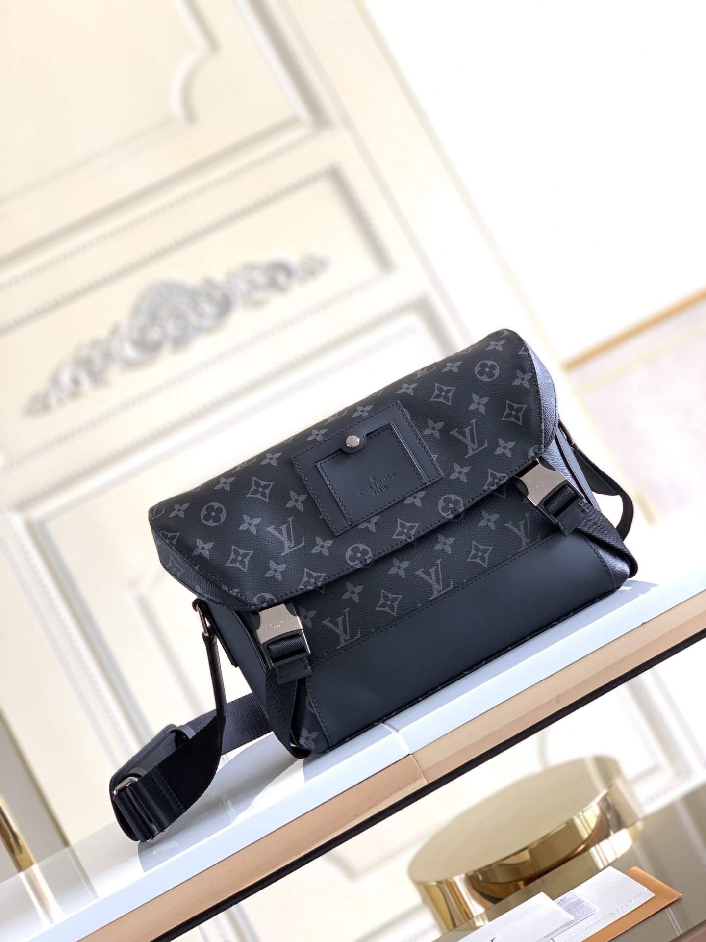 LV Messenger PM Voyager Bag