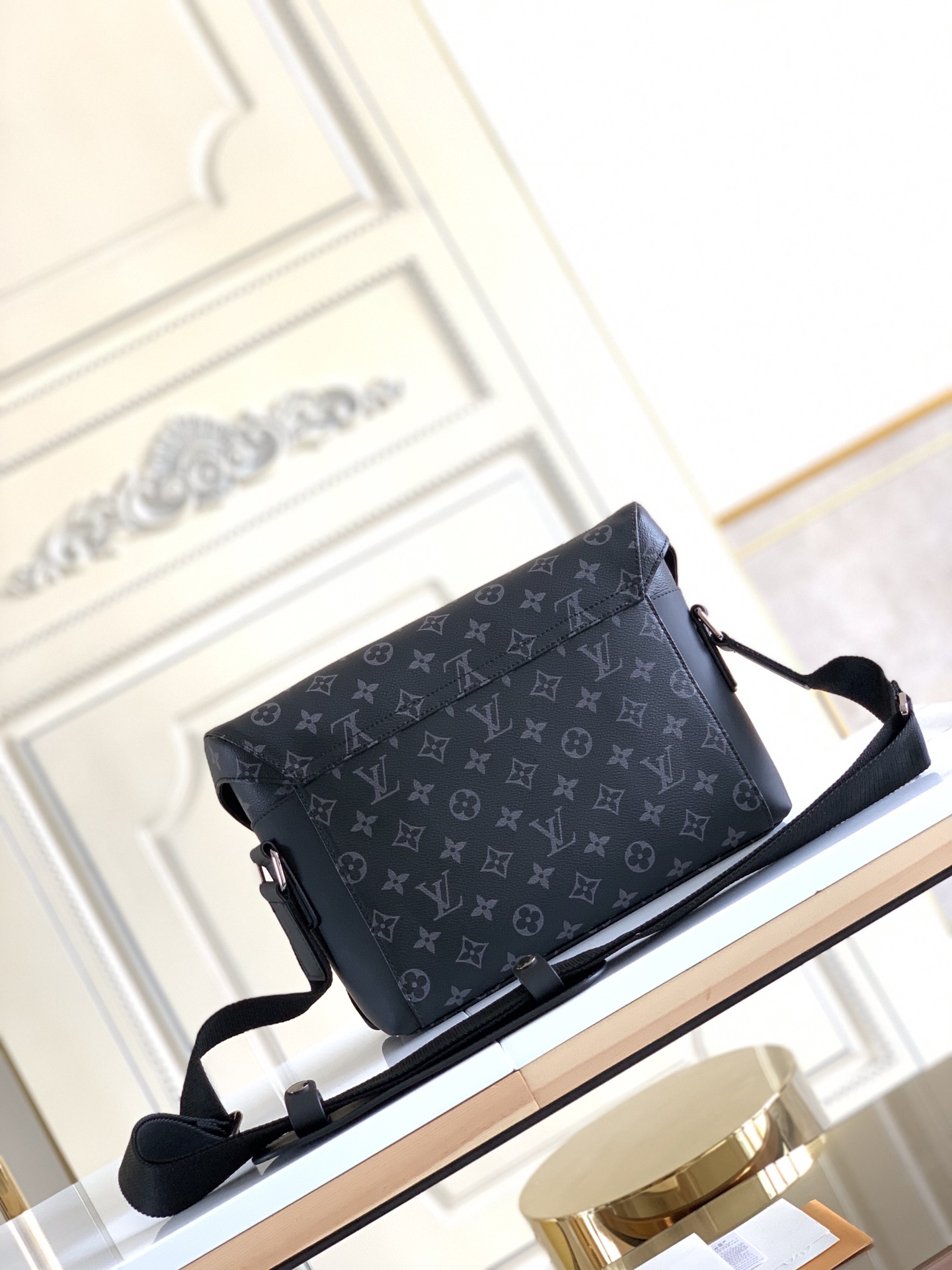 LV Messenger PM Voyager Bag