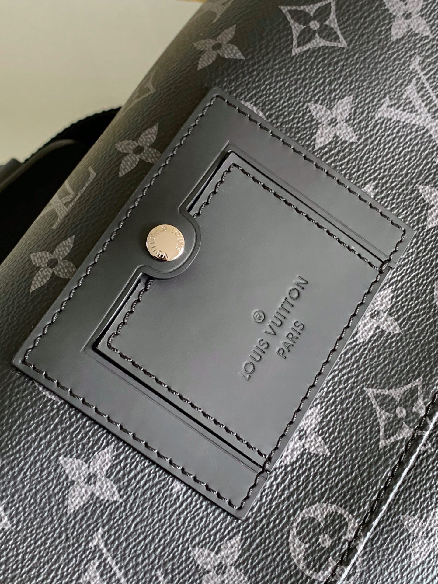 LV Messenger PM Voyager Bag