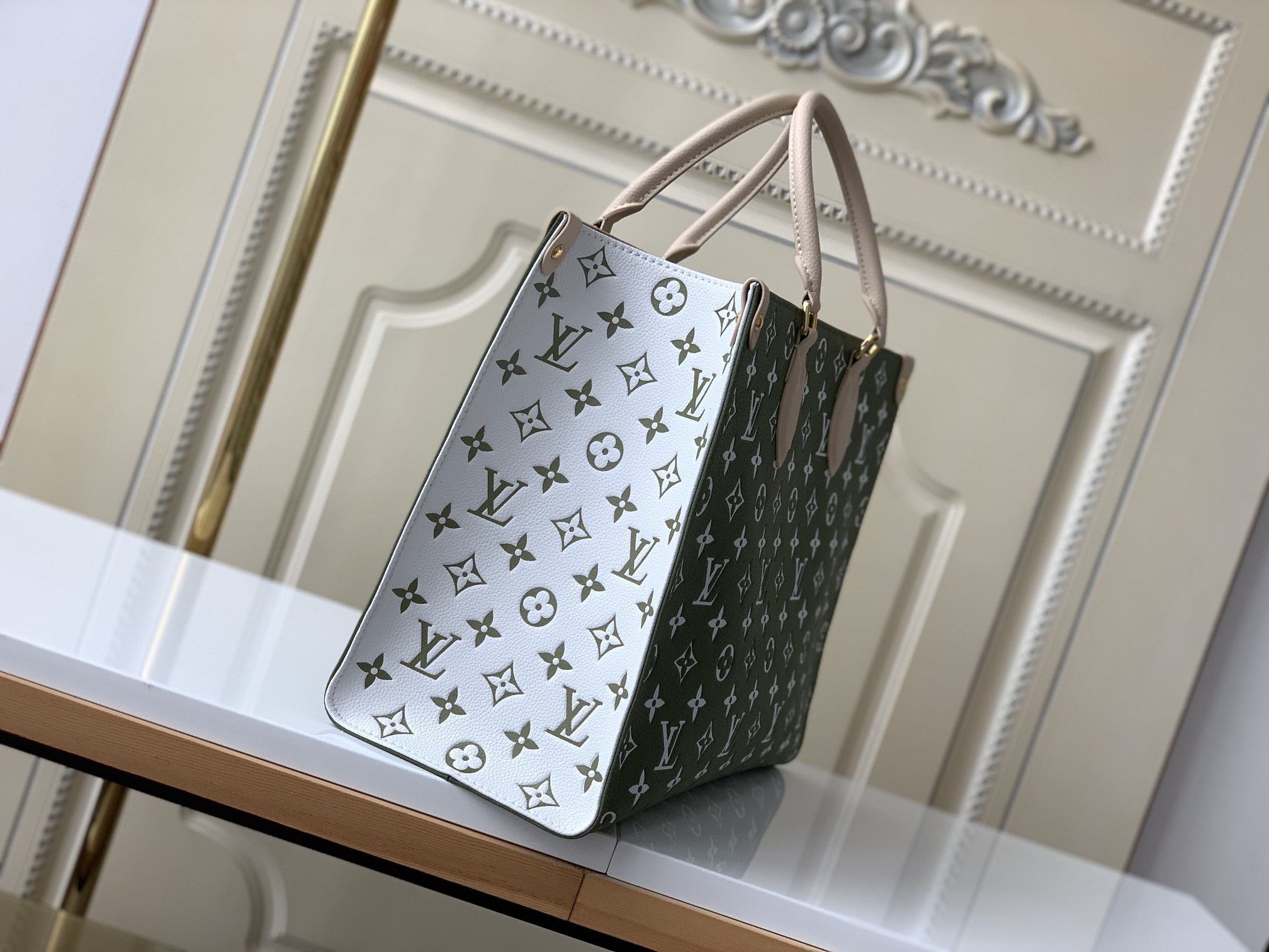 LV ONTHEGO MM