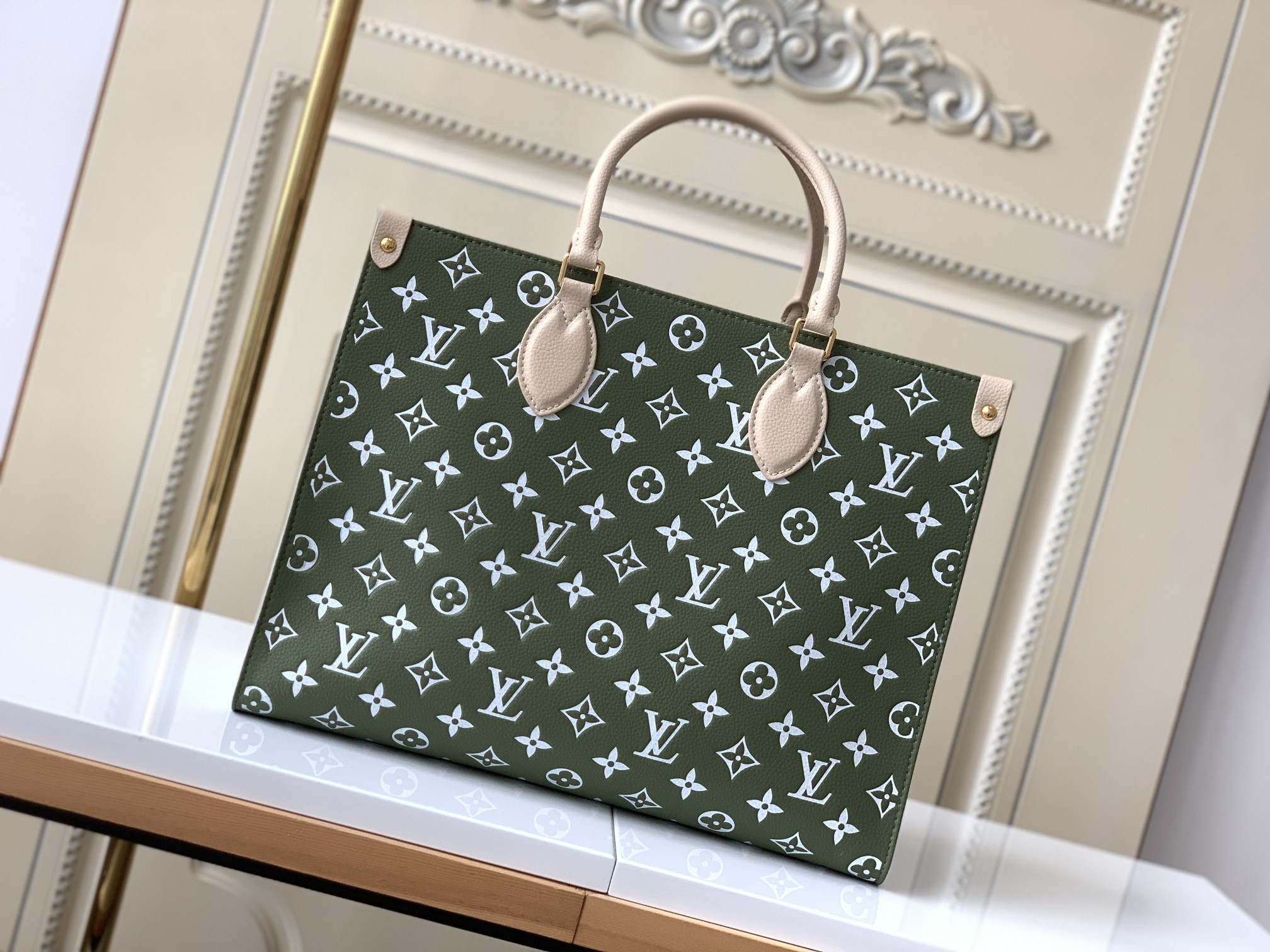 LV ONTHEGO MM