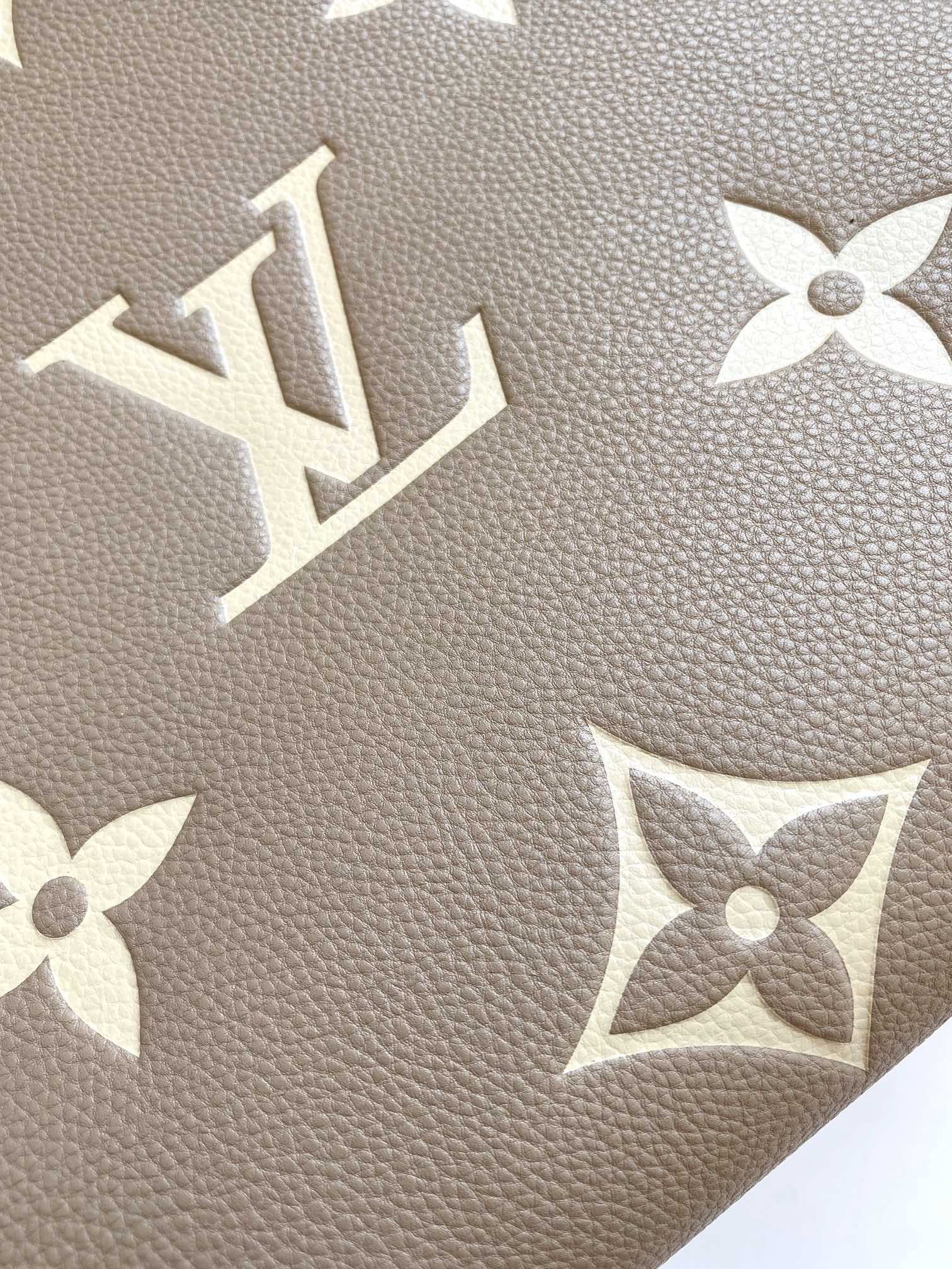 LV ONTHEGO MM