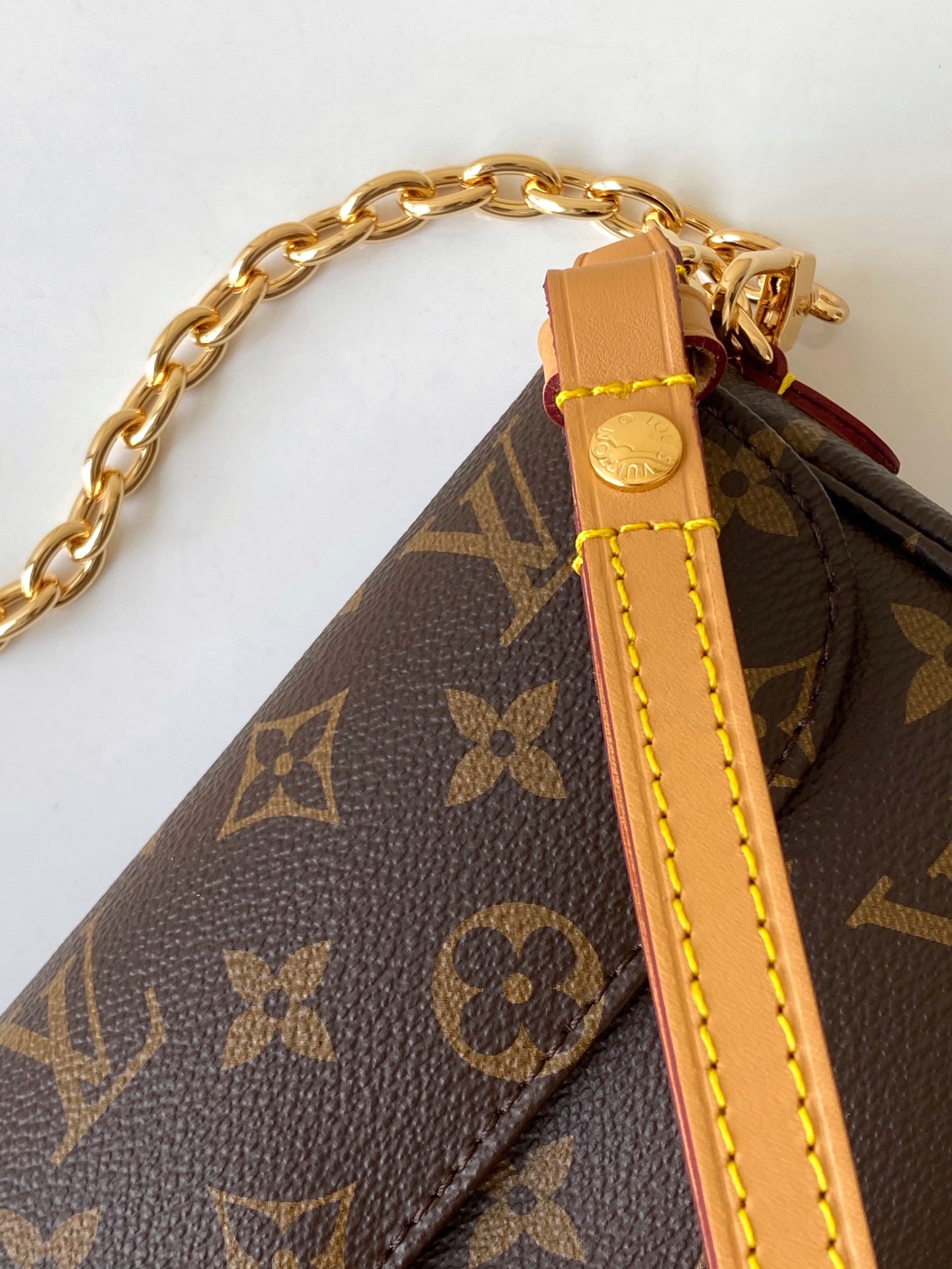 LV Wallet on Chain Ivy