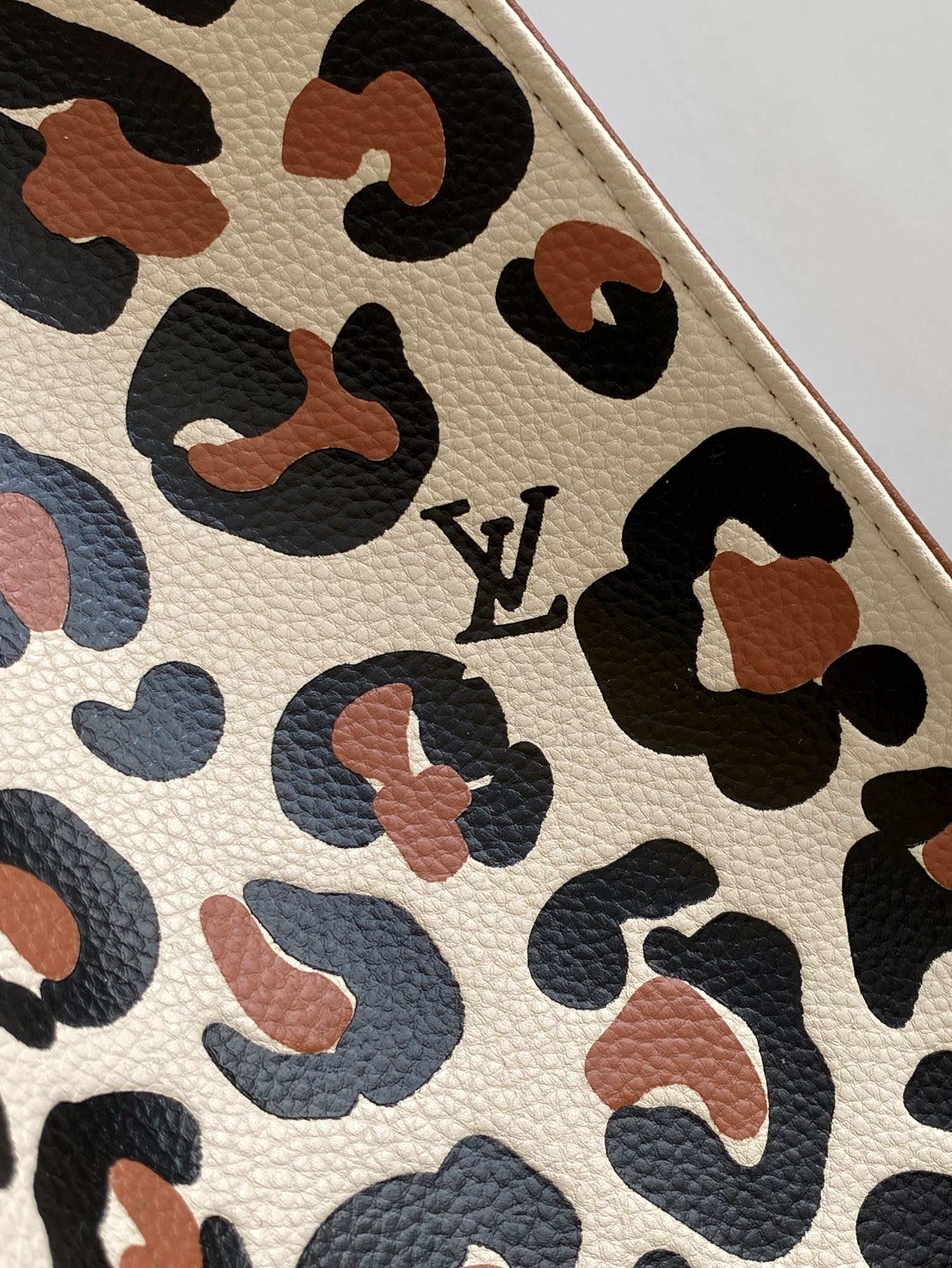 Louis Vuitton ONTHEGO MM