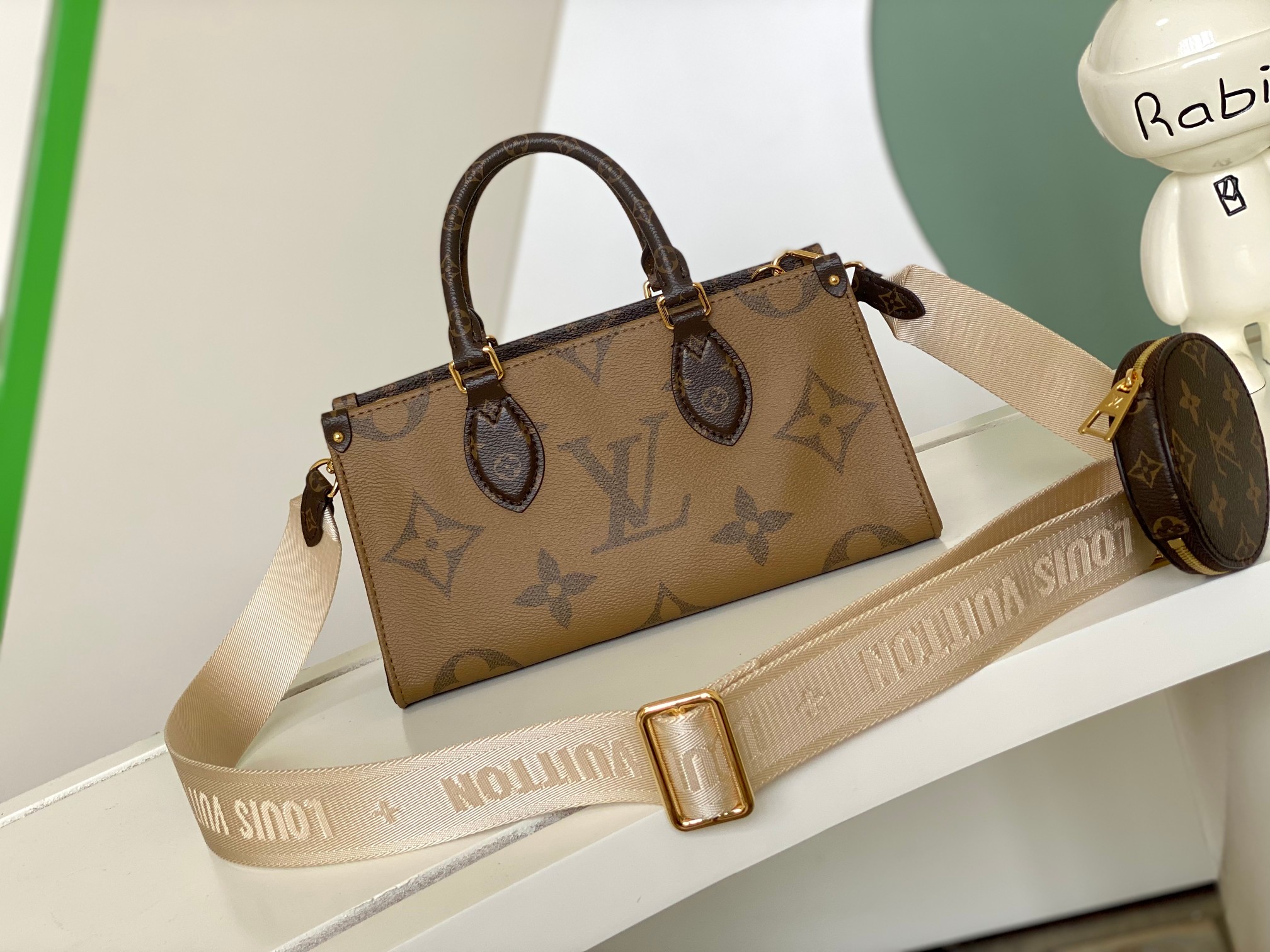 LV OnTheGo East West