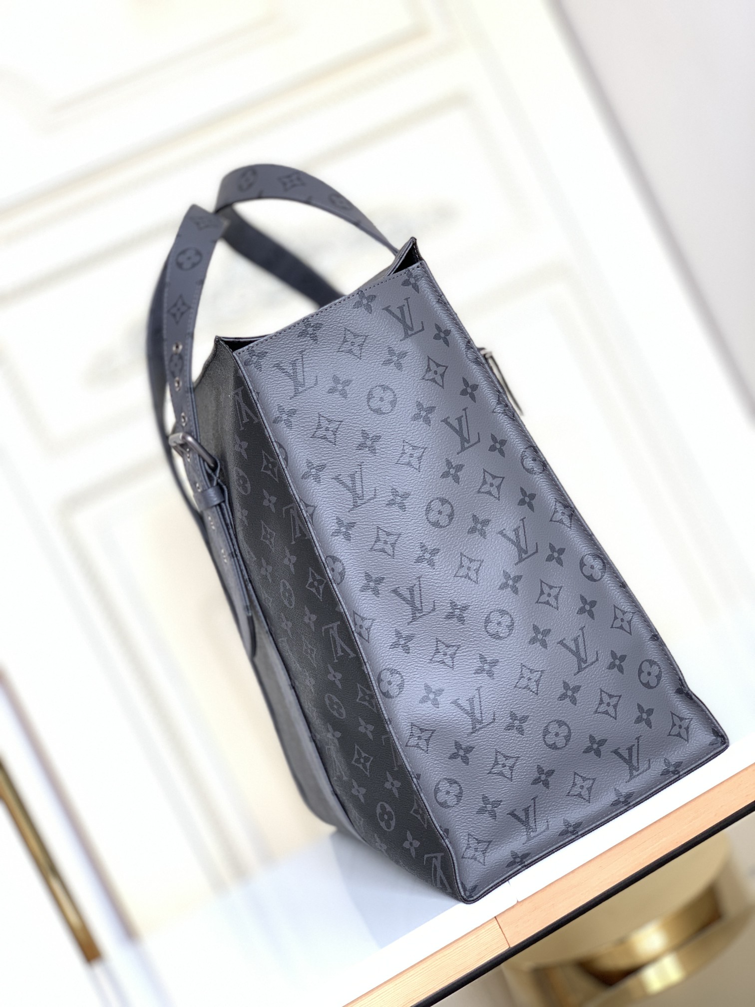 LV New Cabas Zippe GM Handbag