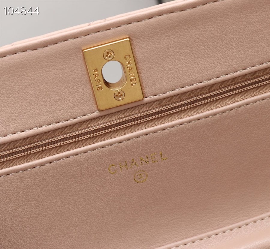 CHANEL WALLET ON CHAIN