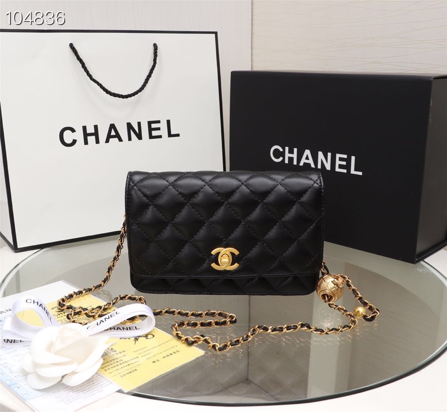 CHANEL WALLET ON CHAIN